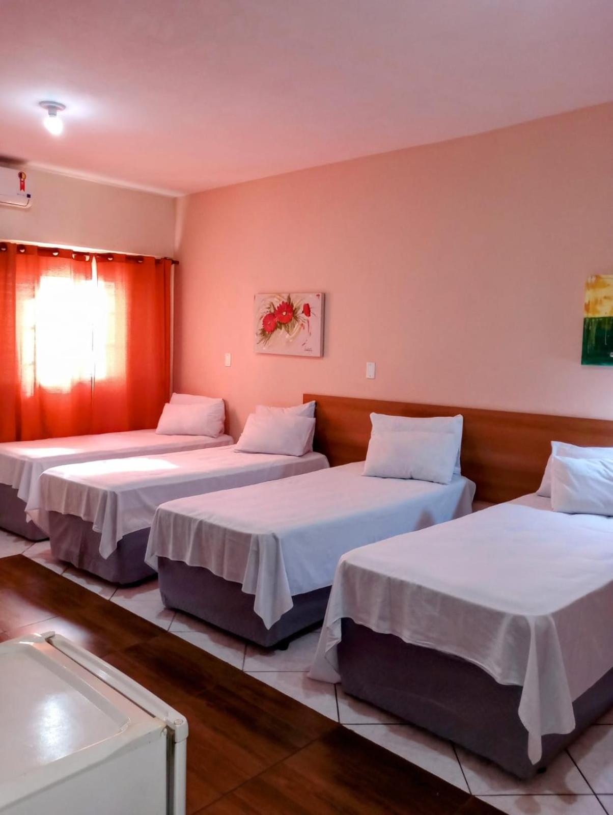 Calabreza Hotel E Restaurante Tres Coracoes Ngoại thất bức ảnh